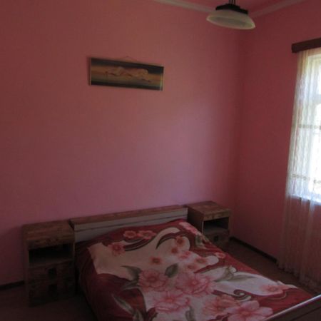 Joni Guest House Batumi Esterno foto