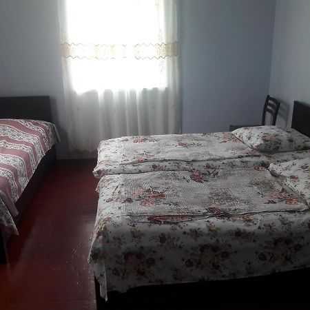 Joni Guest House Batumi Esterno foto