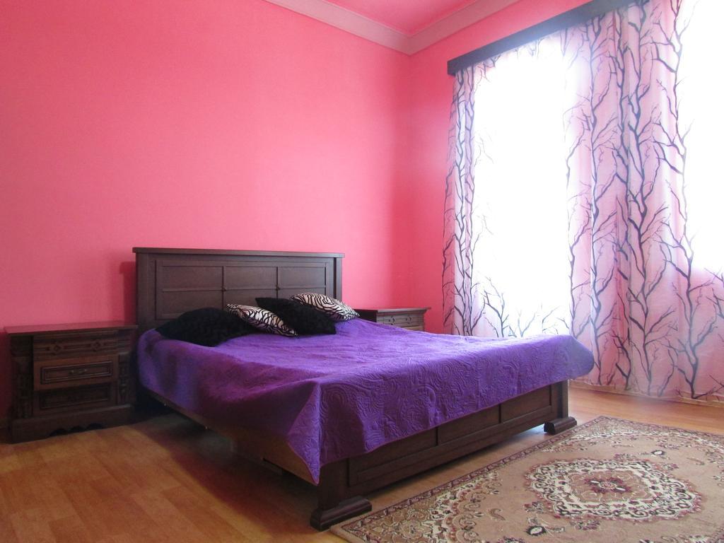 Joni Guest House Batumi Esterno foto